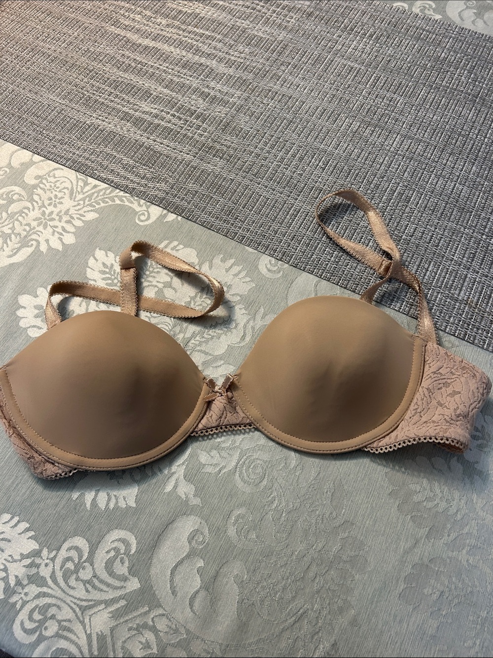 B.tempt’d, 36B. Everyday Smooth Nude Bra with Lace Sides, removable straps